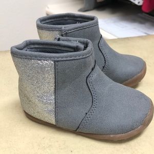 Carters grey suede boot walker